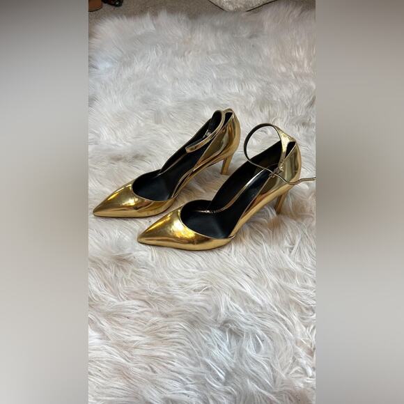 Diane Von Furstenberg Laredo Suede Ankle-Strap Pumps - Picture 8 of 9